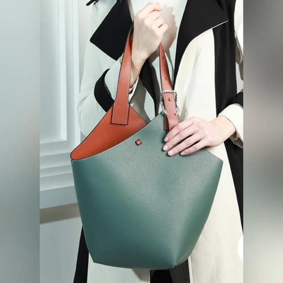 Maison de Beauté Marseille - Cholet Two-Tone Leather Handbag, Medium, Celeste - Picture 3 of 7